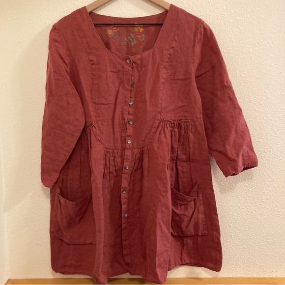 Gudrun Sjoden Tops - GUDRUN SJODEN dark rose linen Artist blouse, size S
